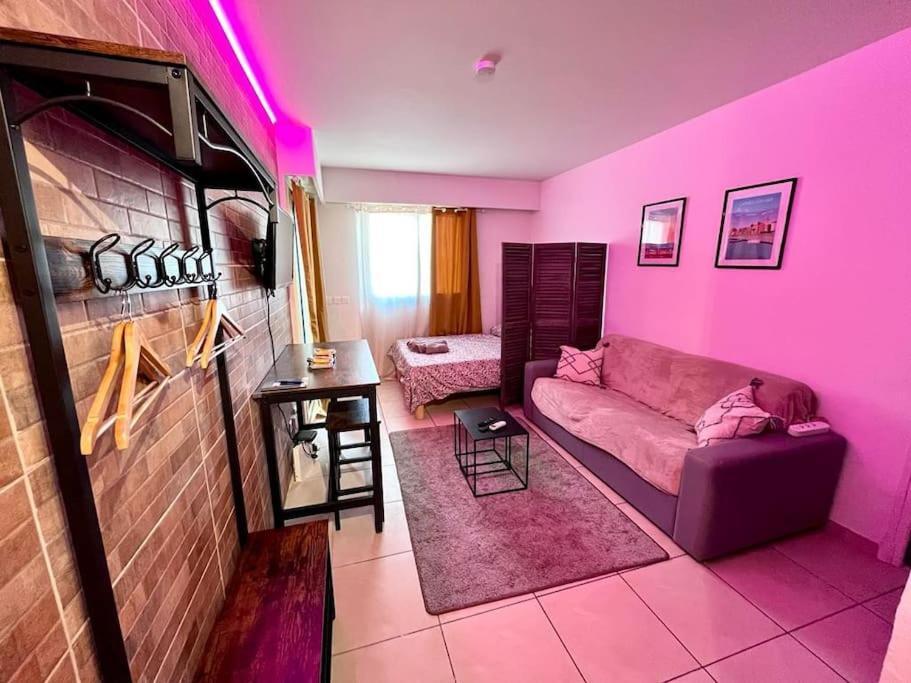Parking + Piscine, Tout Confort, Proche Aeroport & Mer Saint-Laurent-du-Var Luaran gambar